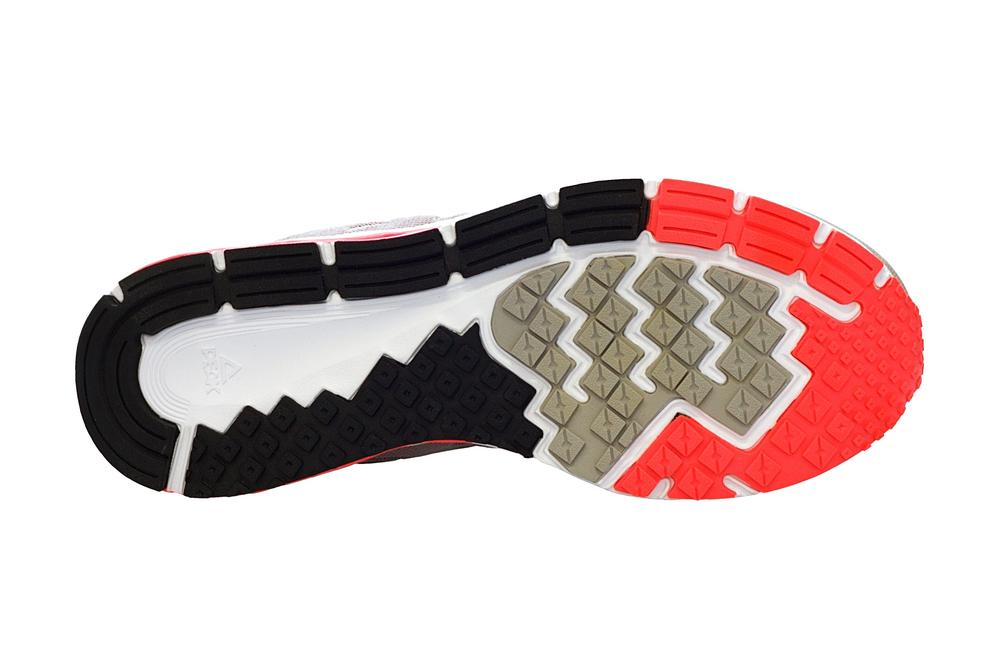 peak running shoes
