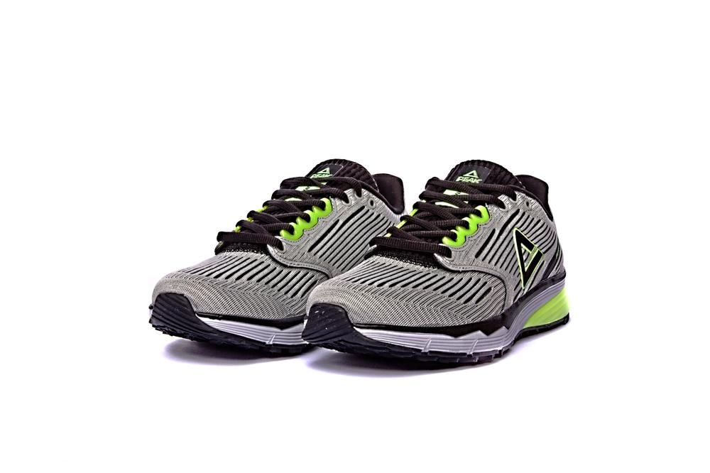 peak jogging shoes