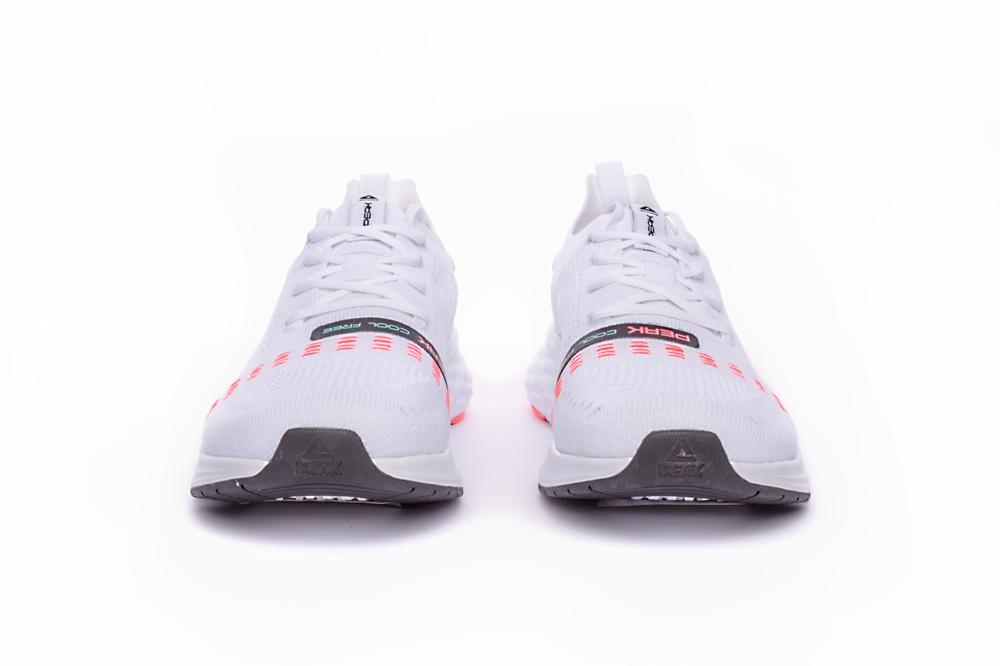 peak cushion running shoes