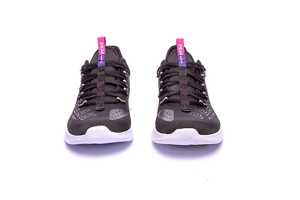 peak running shoes