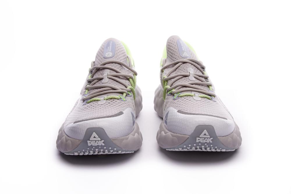 peak cushion running shoes