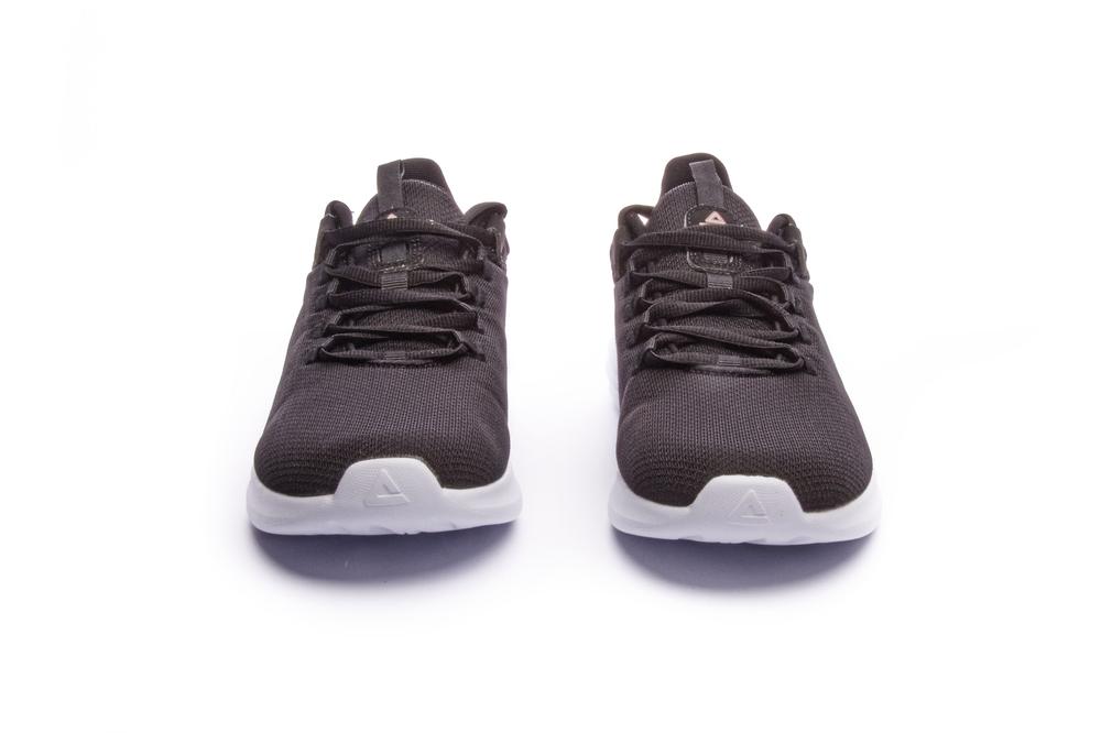 peak running shoes