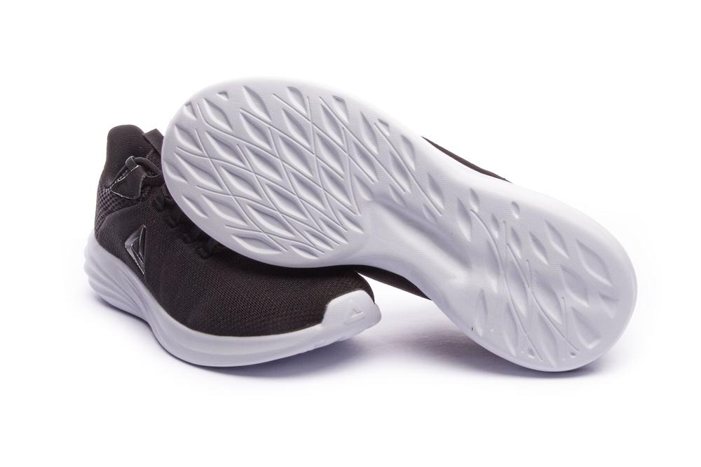 peak running shoes