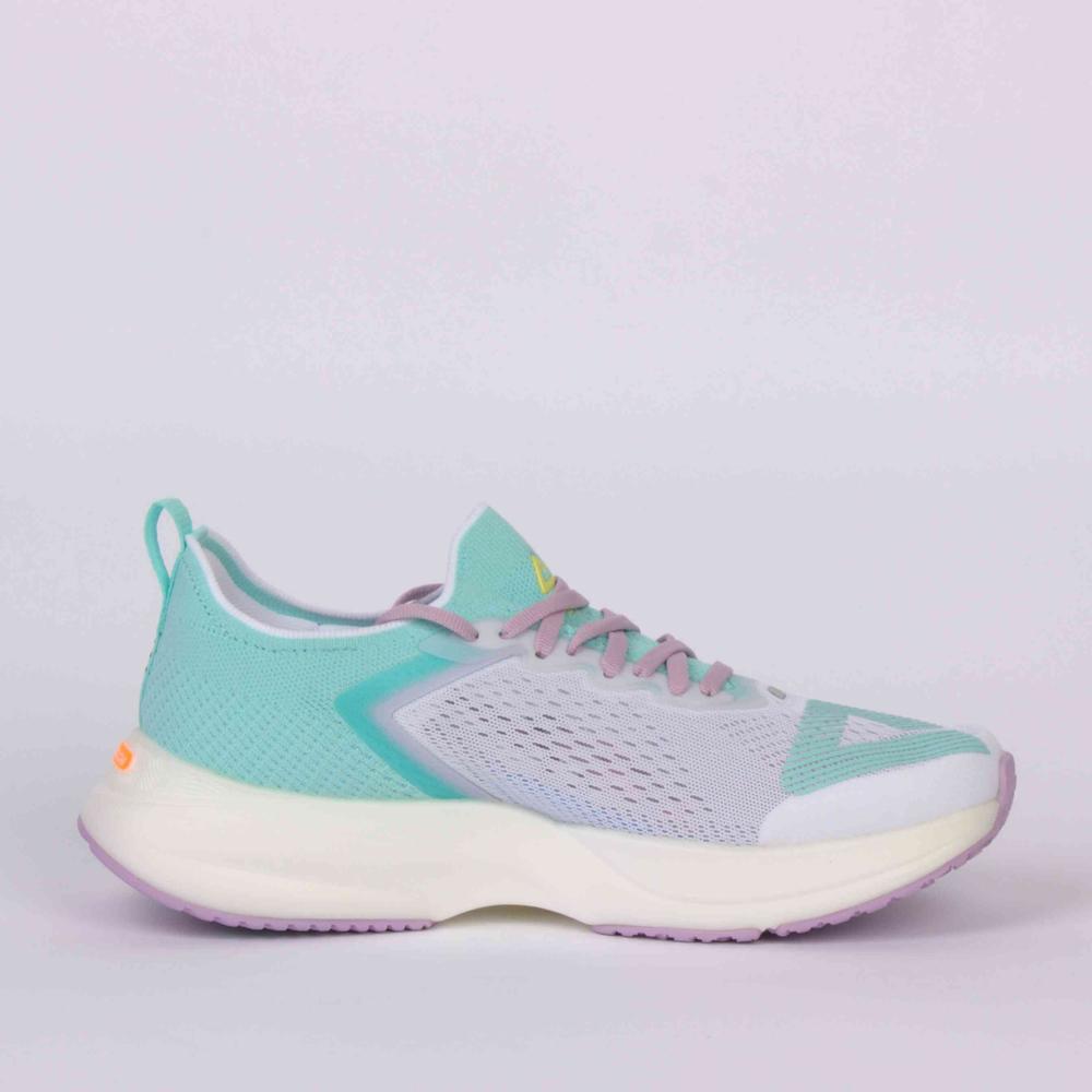 peak running shoes 