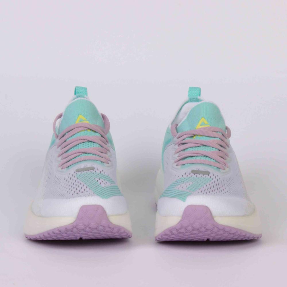 peak running shoes 