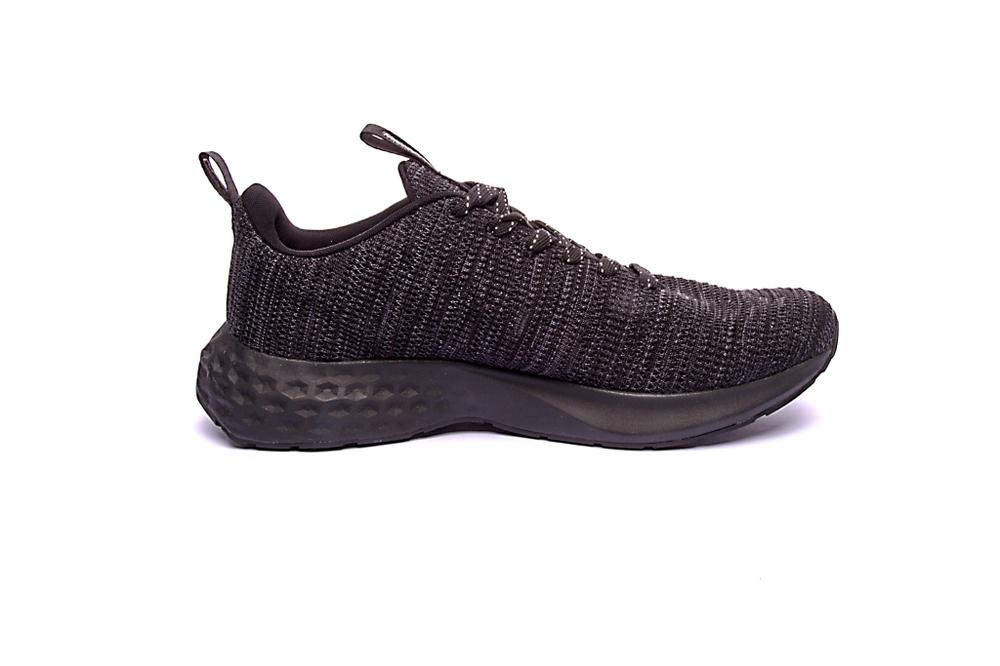peak running shoes