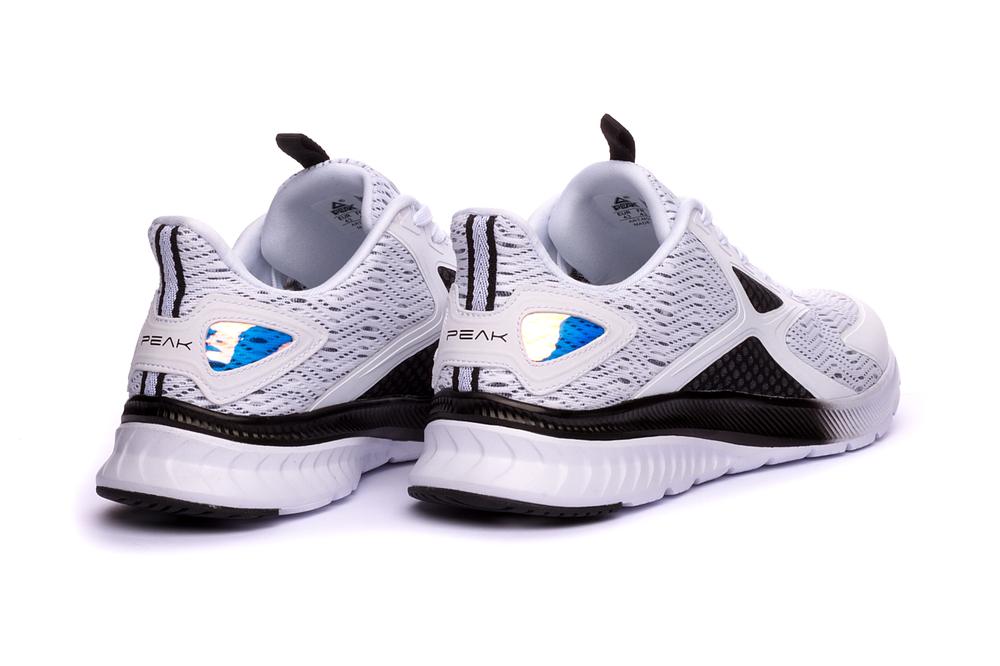 peak running shoes